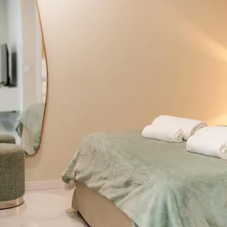 Pensión 41 - Private Airport, Beach&city Center 4*