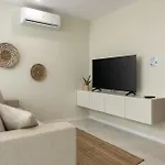 41 - Private Airport, And Center بيت ضيافة 4*