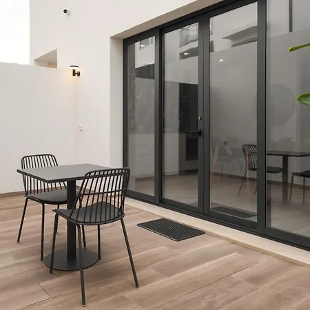 41 - Private Airport, And Center Guest house *