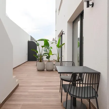 41 - Private Airport, And Center Guest house *