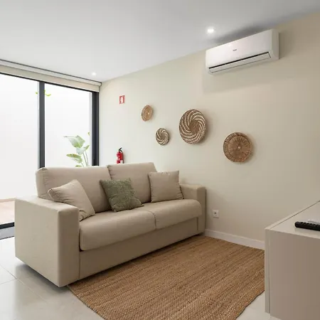Guest house 41 - Private Airport, And Center Faro